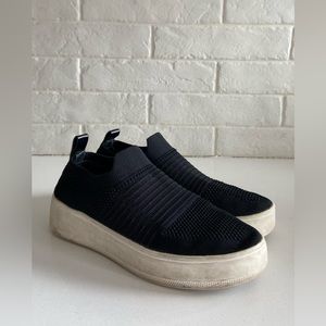Steve Madden slip on tennis shoes black stretchy size 6